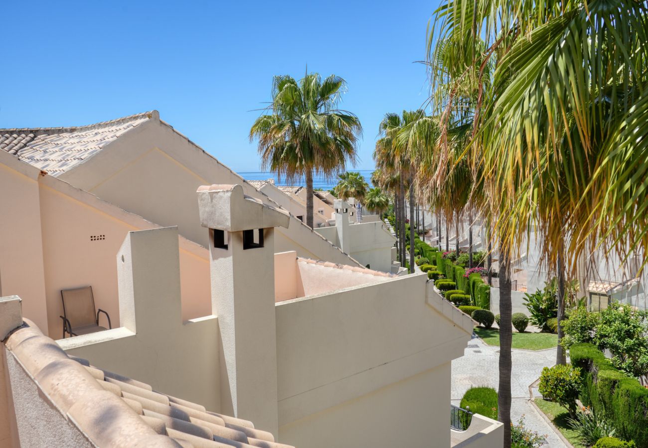 Terraced House in Marbella - 3160 Elegant Seafront House 