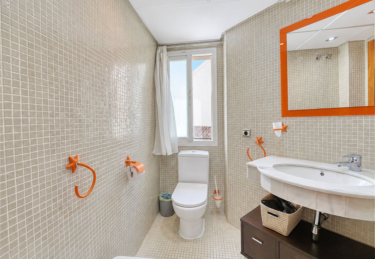 Terraced House in Marbella - 3160 Elegant Seafront House 