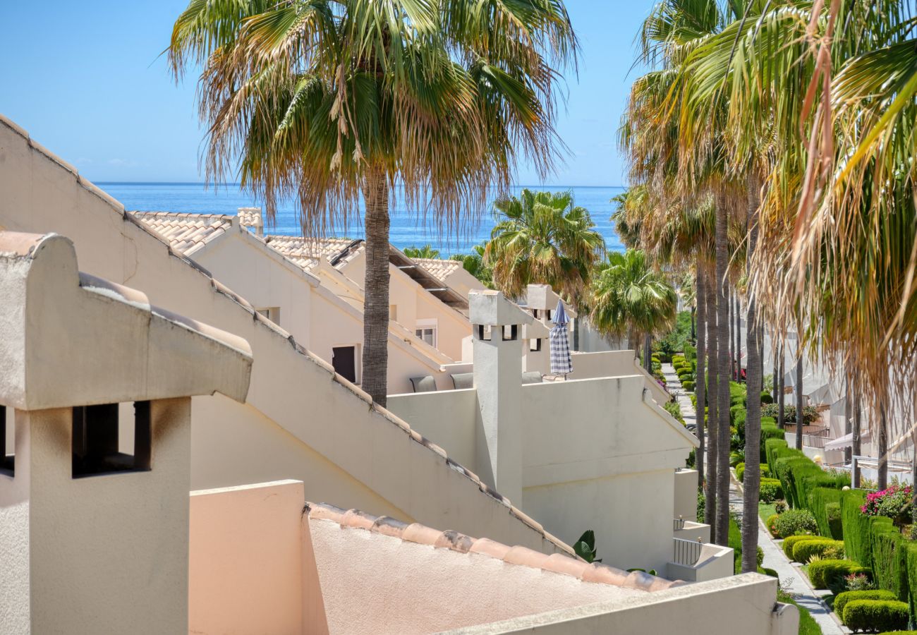 Terraced House in Marbella - 3160 Elegant Seafront House 