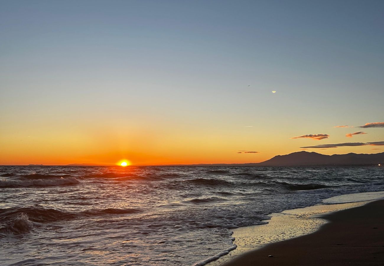 Terraced House in Marbella - 3150 Seaside Home with Stunning Sea Views
