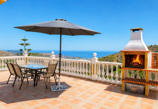 Villa/Dettached house in Torrox - Villa Cecilia con Vistas by At Home Costa del Sol