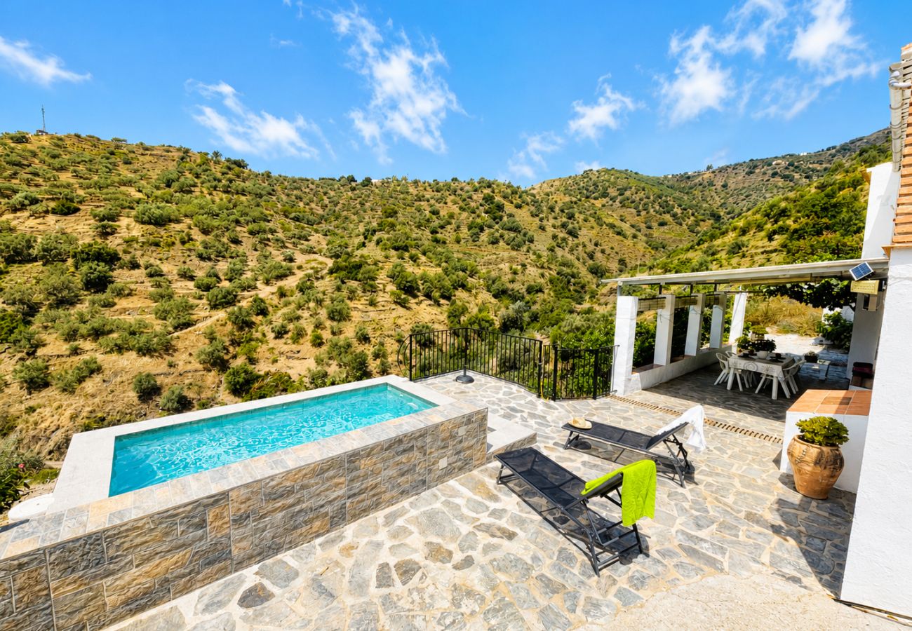 Cottage in Sayalonga - Cortijo Majuelo – Sayalonga | Private Pool, Mountain Views