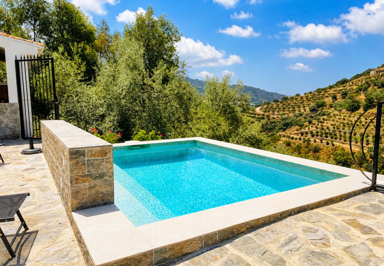 Cottage in Sayalonga - Cortijo Majuelo – Sayalonga | Private Pool, Mountain Views